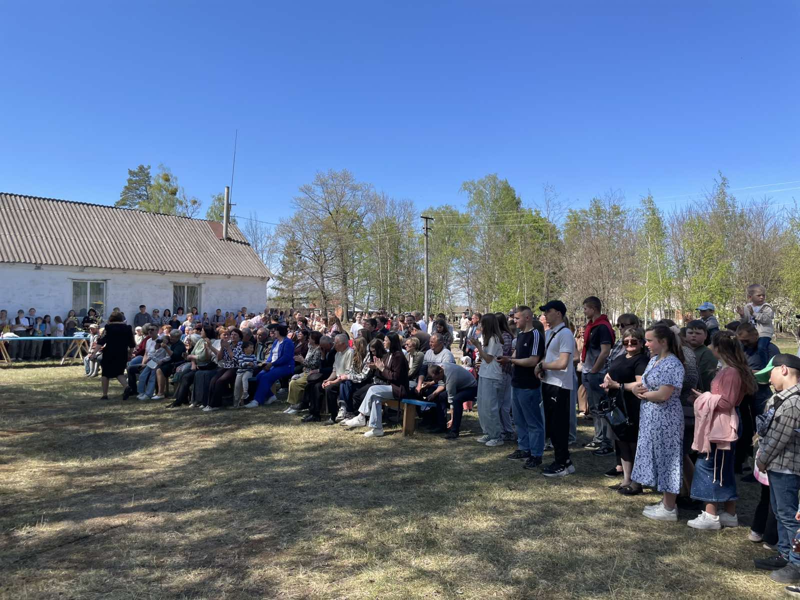 Фото до матеріалу: Смолярі зібрали 63 тисячі гривень на підтримку ЗСУ: як пройшов захід «Військові поруч»