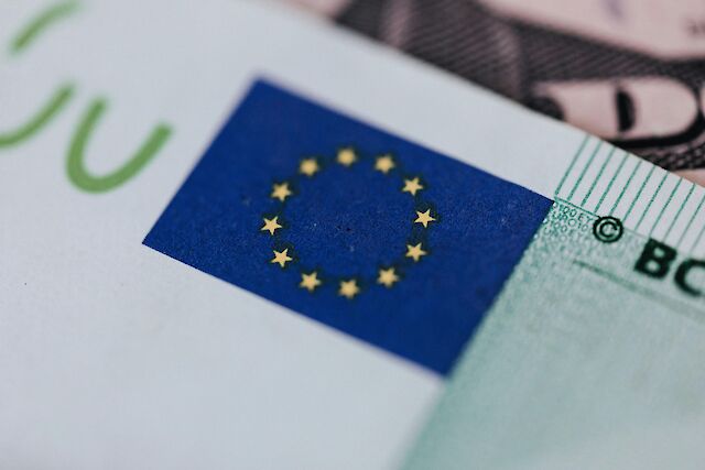 Фото до матеріалу: Українцям доведеться платити за в'їзд до ЄС у 2026 році