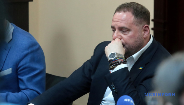 Фото до матеріалу: Єрмак залишається в Україні і їздитиме на фронт: його слова після суду