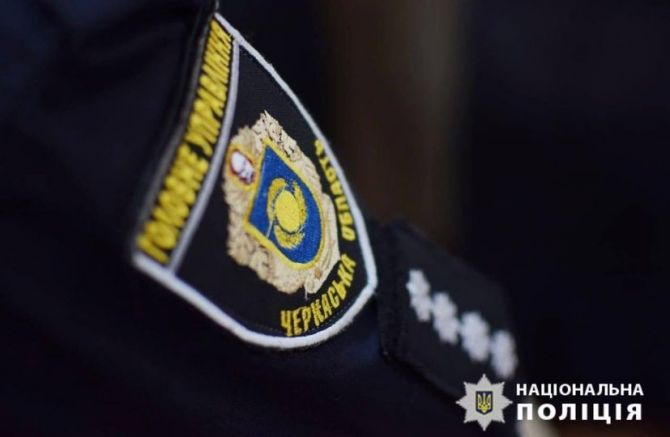 Фото до матеріалу: Чоловік стріляв у дітей у Черкасах через конфлікт з бузком
