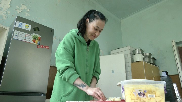Фото до матеріалу: У прихистку для ВПО в Олиці виявили порушення: опалення зупинилося, а стіни вкрила пліснява