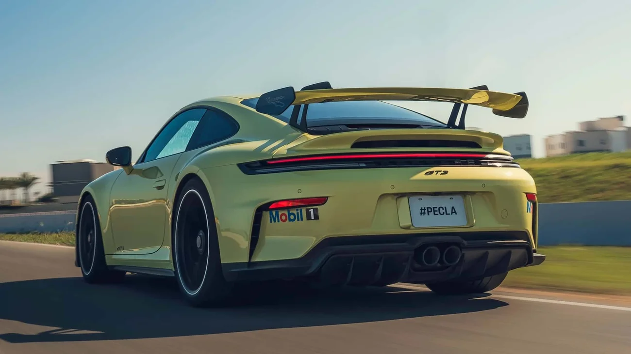 Фото до матеріалу: Porsche змушений встановити турбіну в 911 GT3 через нові європейські екологічні норми