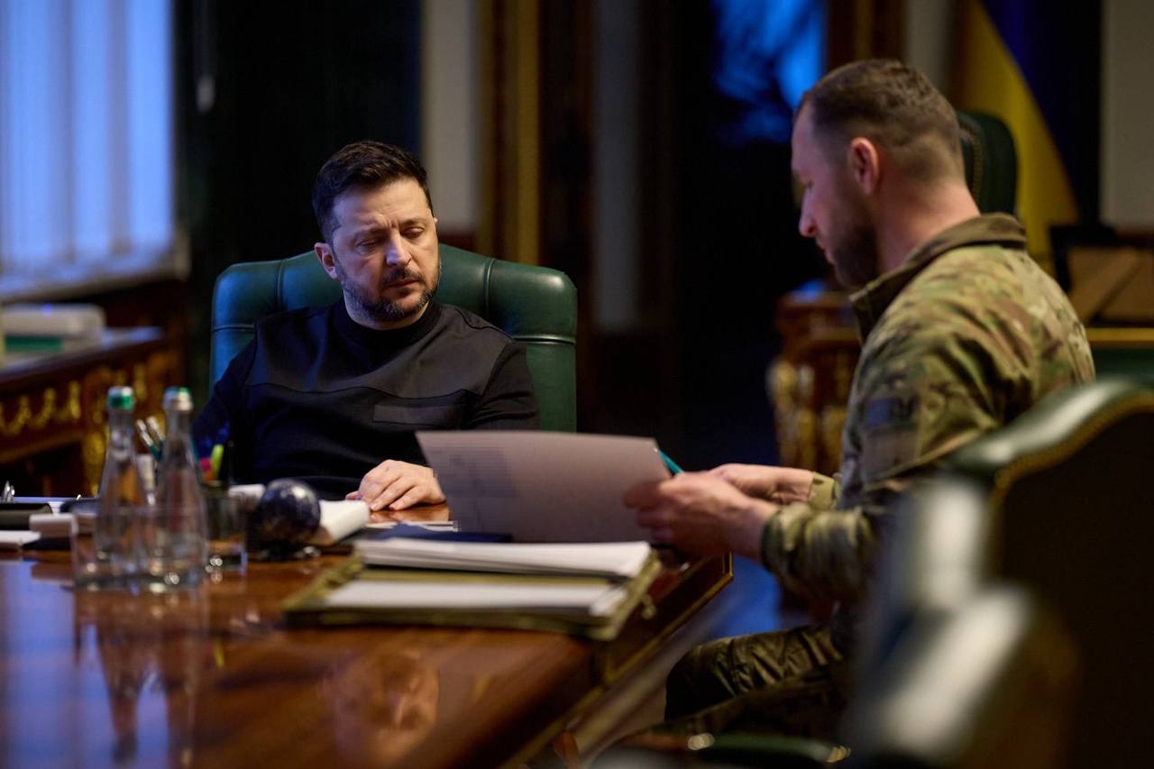 Фото до матеріалу: Зеленський подякував СБУ за далекобійні санкції: удар по Туапсе