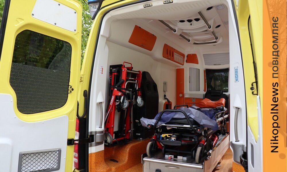 Фото до матеріалу: Центральна лікарня Покрова отримала два нові автомобілі від благодійників