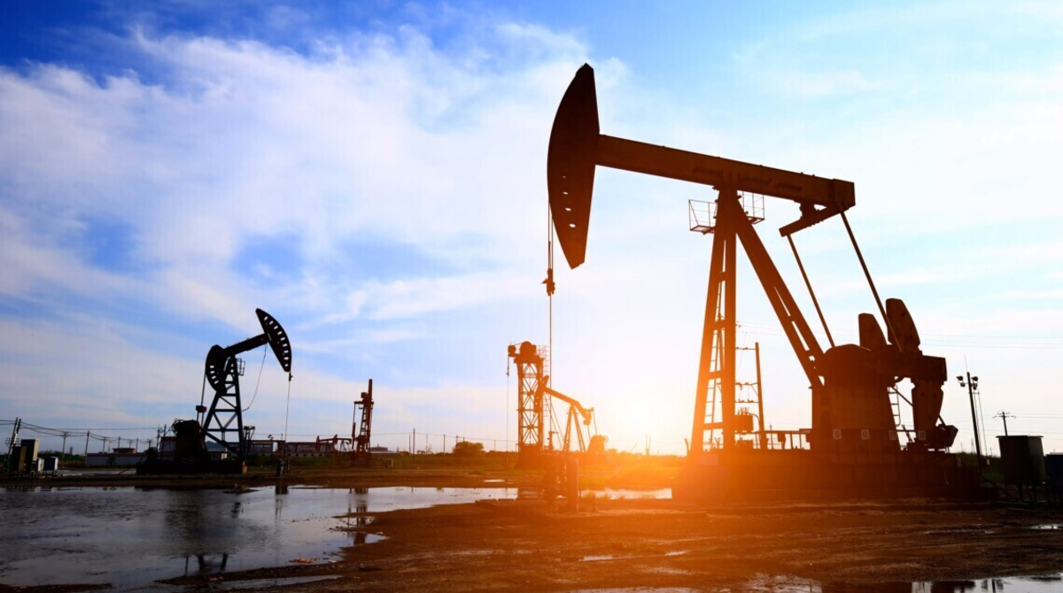 Фото до матеріалу: Світові запаси нафти наближаються до мінімуму за 8 років через війну на Близькому Сході