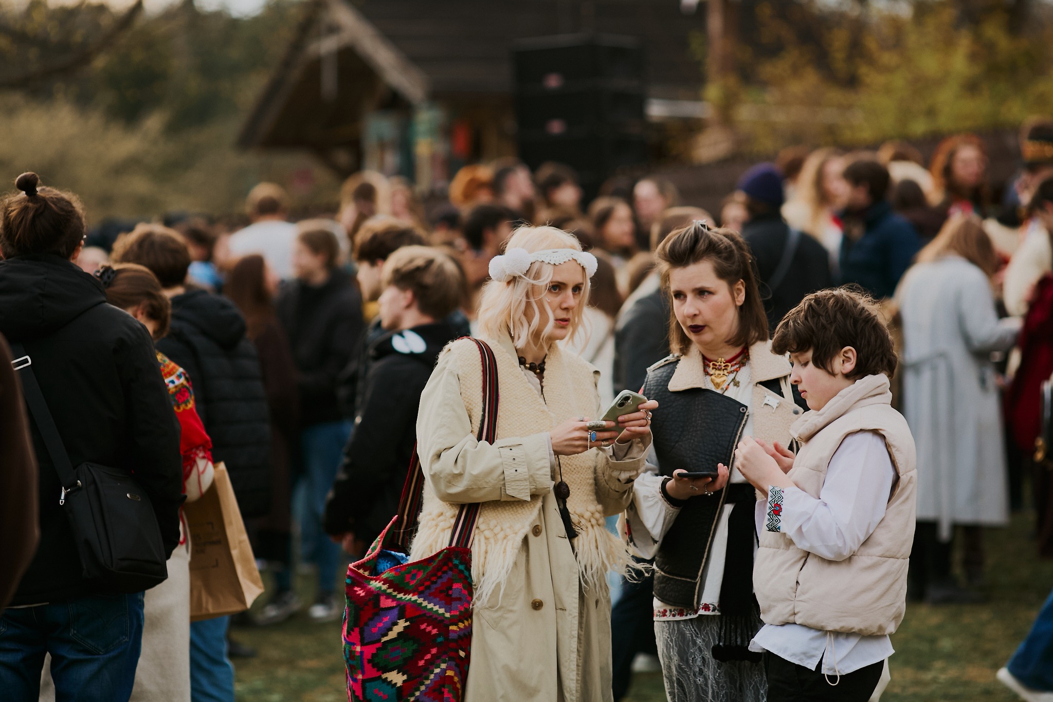Фото до матеріалу: Львів Великодній: гаївки у Шевченківському гаї зібрали сотні відвідувачів (ФОТОРЕПОРТАЖ)