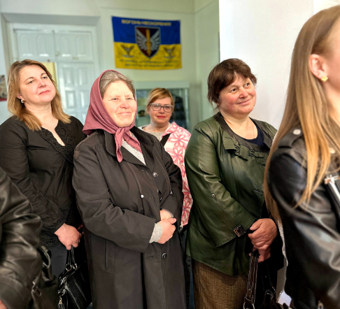 Фото до матеріалу: У Корецькому музеї відкрили першу персональну виставку юного художника Івана Олексюка