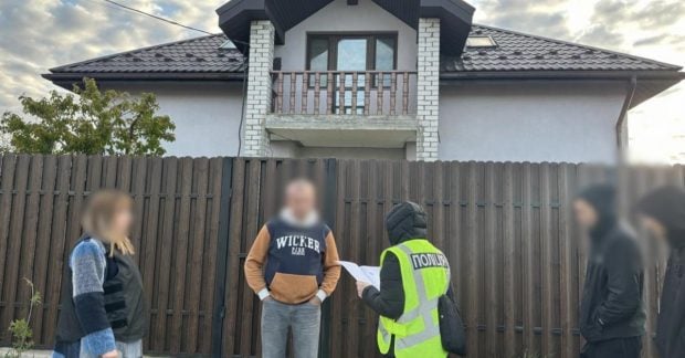 Фото до матеріалу: Масштабна антикорупційна операція: поліція обшукала ТЦК по всій Україні