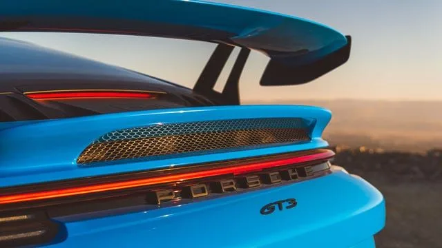 Фото до матеріалу: Porsche 911 GT3 перейде на турбонаддув: новини та деталі 2026 року