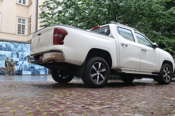 Фото до матеріалу: Львів передає допомогу захисникам після обстрілів