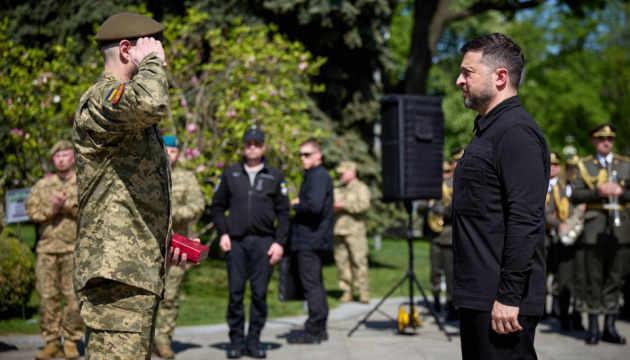 Фото до матеріалу: Зеленський анонсував нові контракти для піхотинців: що обіцяє держава
