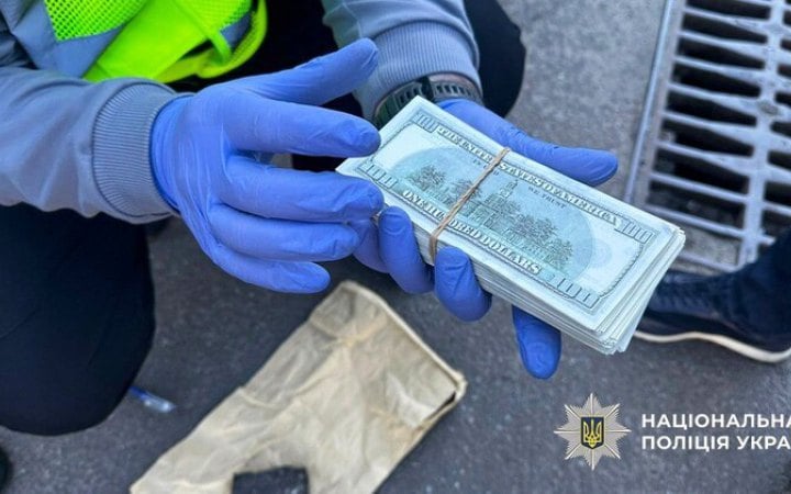 Фото до матеріалу: У Києві затримали організатора схеми «військовий капелан» за 25 тисяч доларів