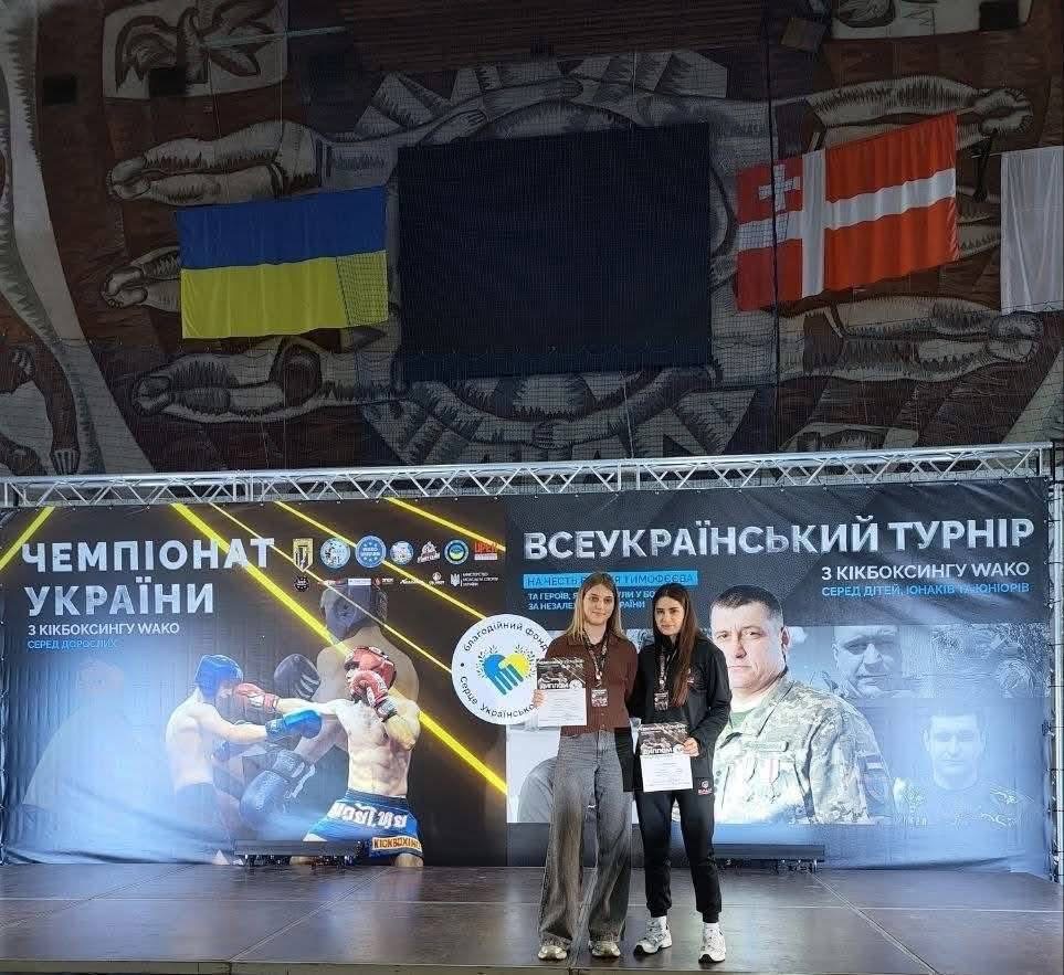 Фото до матеріалу: Черкаські кікбоксери здобули срібло на чемпіонаті України
