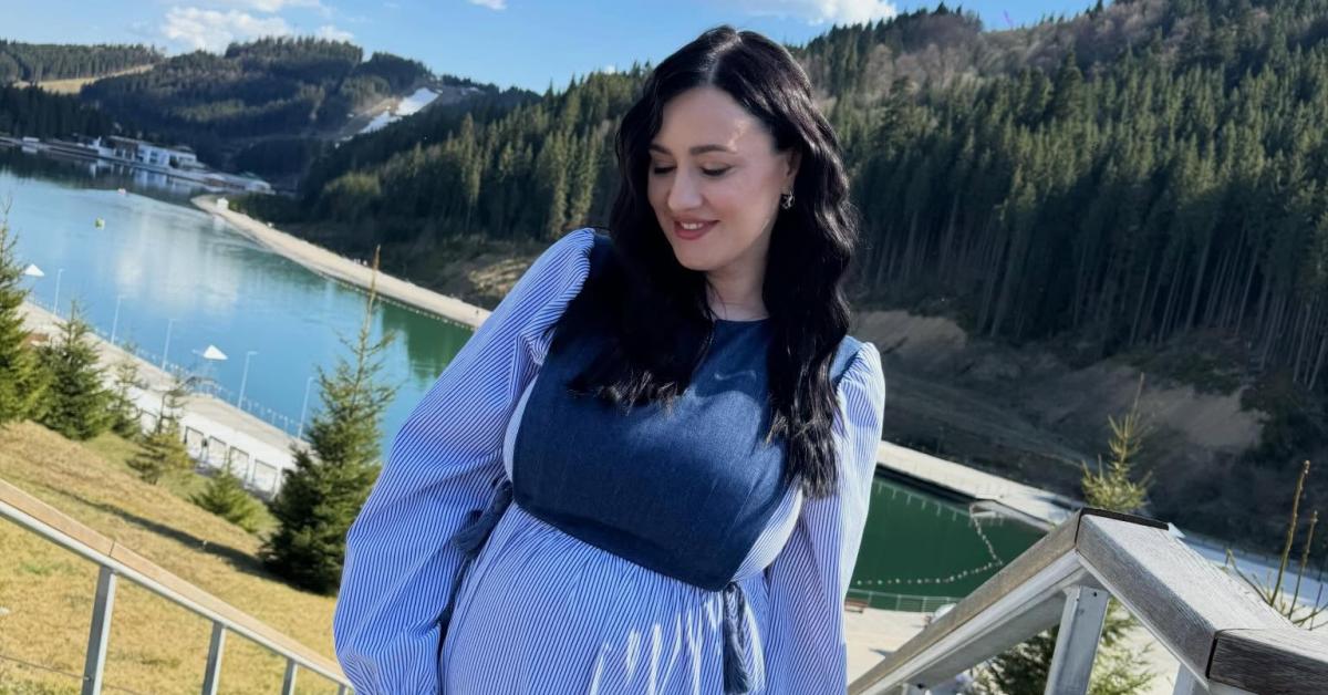 Фото до матеріалу: Соломія Вітвіцька показала фото з вагітним животиком у Буковелі
