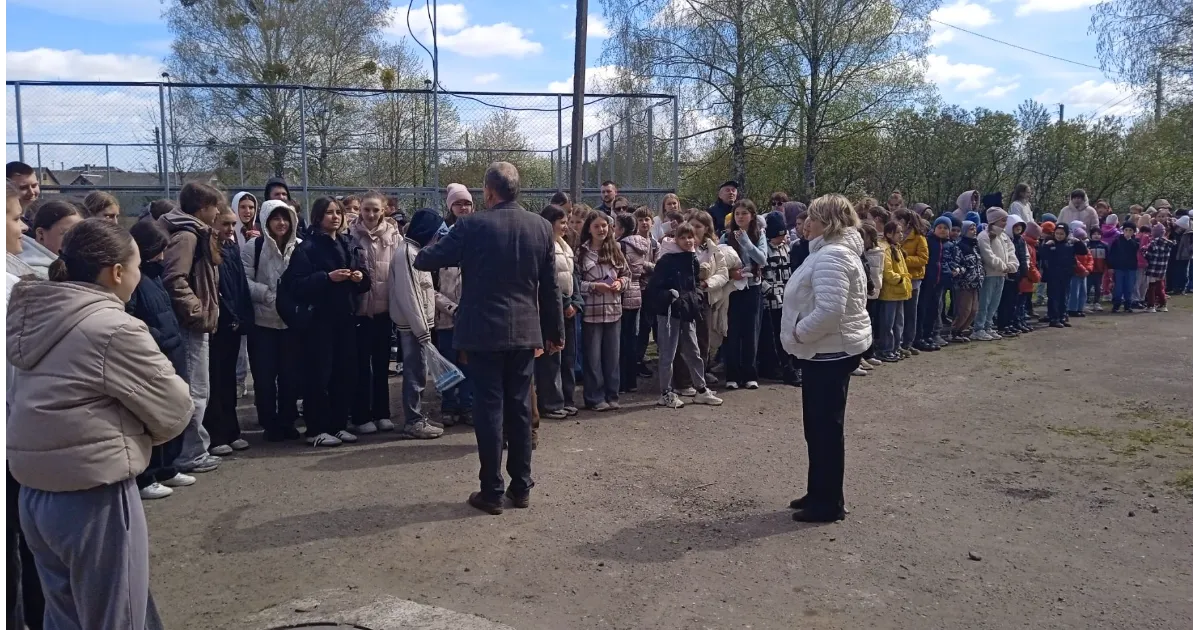 Фото до матеріалу: Безпека як життєвий навик: учні Крупецького ліцею відпрацювали дії в надзвичайних ситуаціях