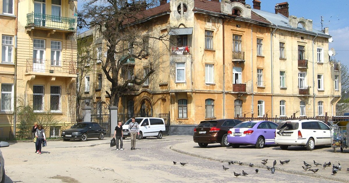 Фото до матеріалу: У Львові обговорили майбутнє площі князя Святослава: відбулася виїзна зустріч з мешканцями — LVIV.MEDIA
