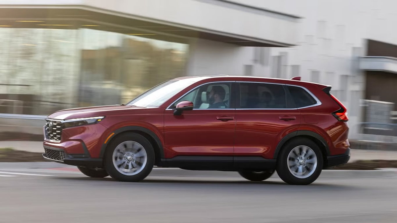 Фото до матеріалу: Які кросовери обирають українці знову: Honda, Lexus та Subaru лідують за лояльністю