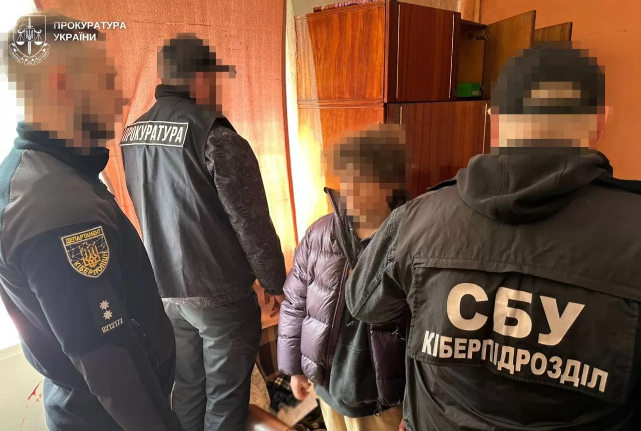 Фото до матеріалу: У Дрогобичі викрили групу хакерів, яка краділа акаунти Roblox на мільйони