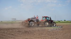 Фото до матеріалу: Тривала логістична криза через війну в ірані суттєво збільшить собівартість української агропродукції