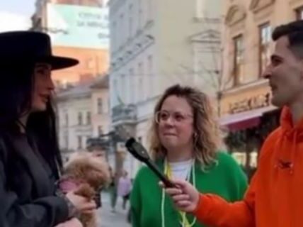 Фото до матеріалу: У Львові чоловік розбив скло машини та вкрав речі та велику суму грошей