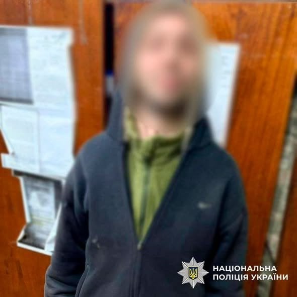 Фото до матеріалу: У супермаркеті на Коперника чоловік лякав людей іграшковою зброєю: затримано військовослужбовця