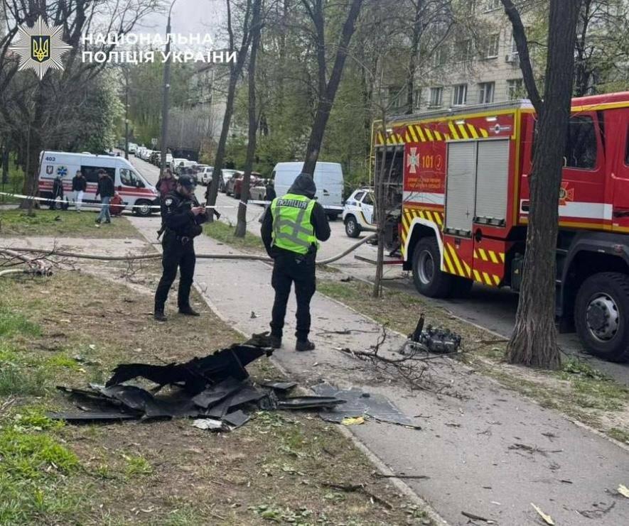 Фото до матеріалу: Денна атака дронами в Києві: двоє цивільних постраждали, пошкоджено авто та будівлі