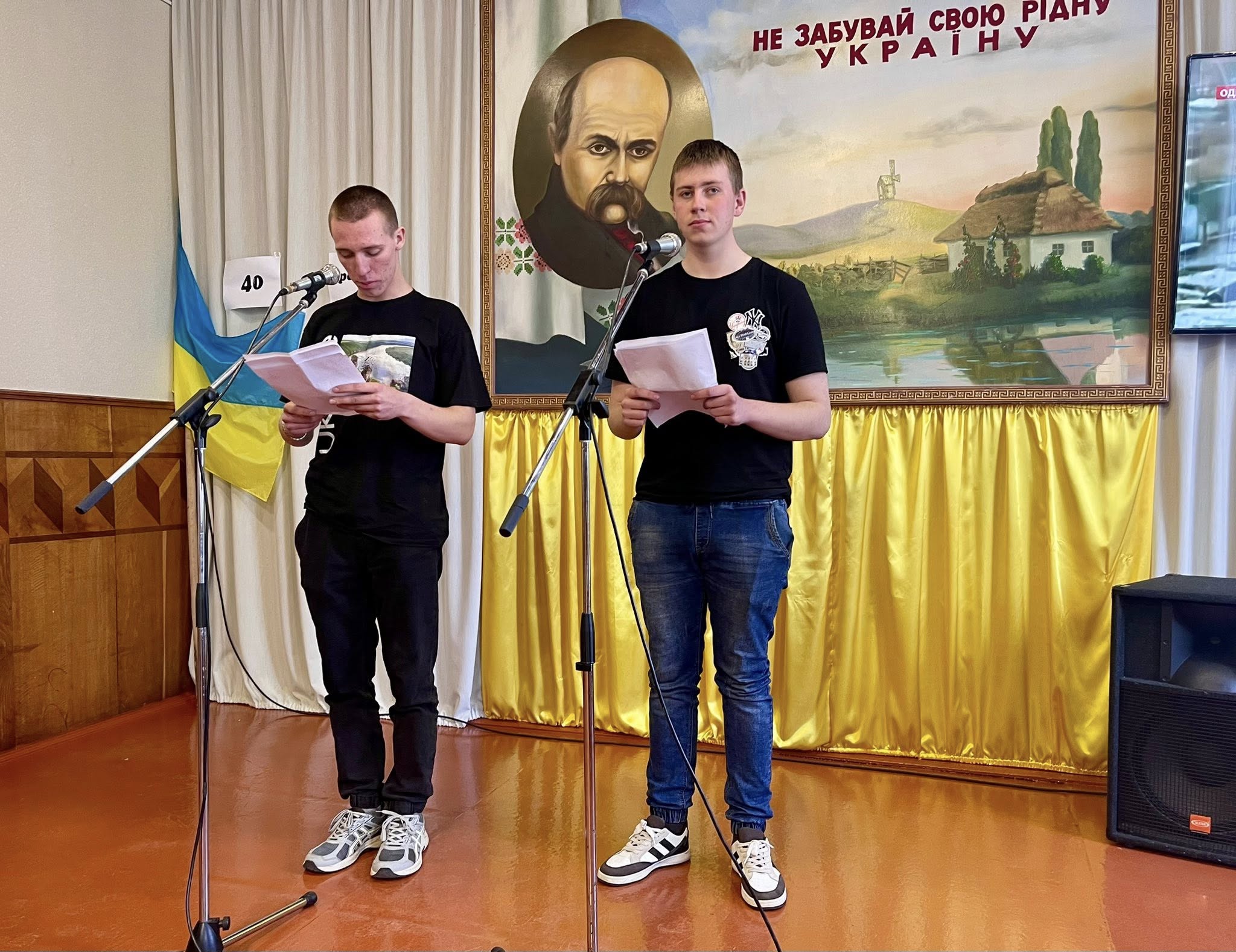 Фото до матеріалу: Студенти Острозького коледжу зустрілися з ліквідатором аварії на ЧАЕС