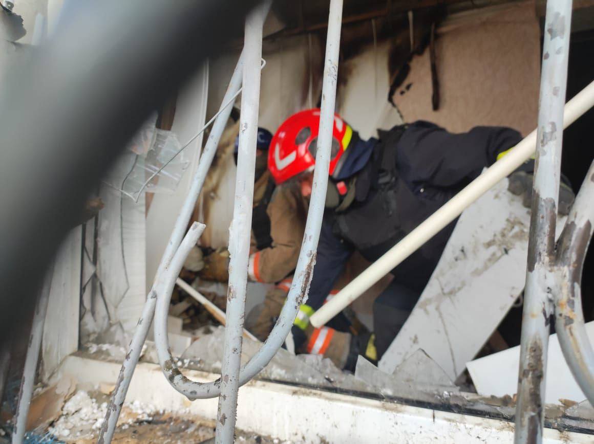 Фото до матеріалу: Сім обстрілів за ніч: Нікопольщина зазнала масованих атак, пошкоджено об'єкти інфраструктури