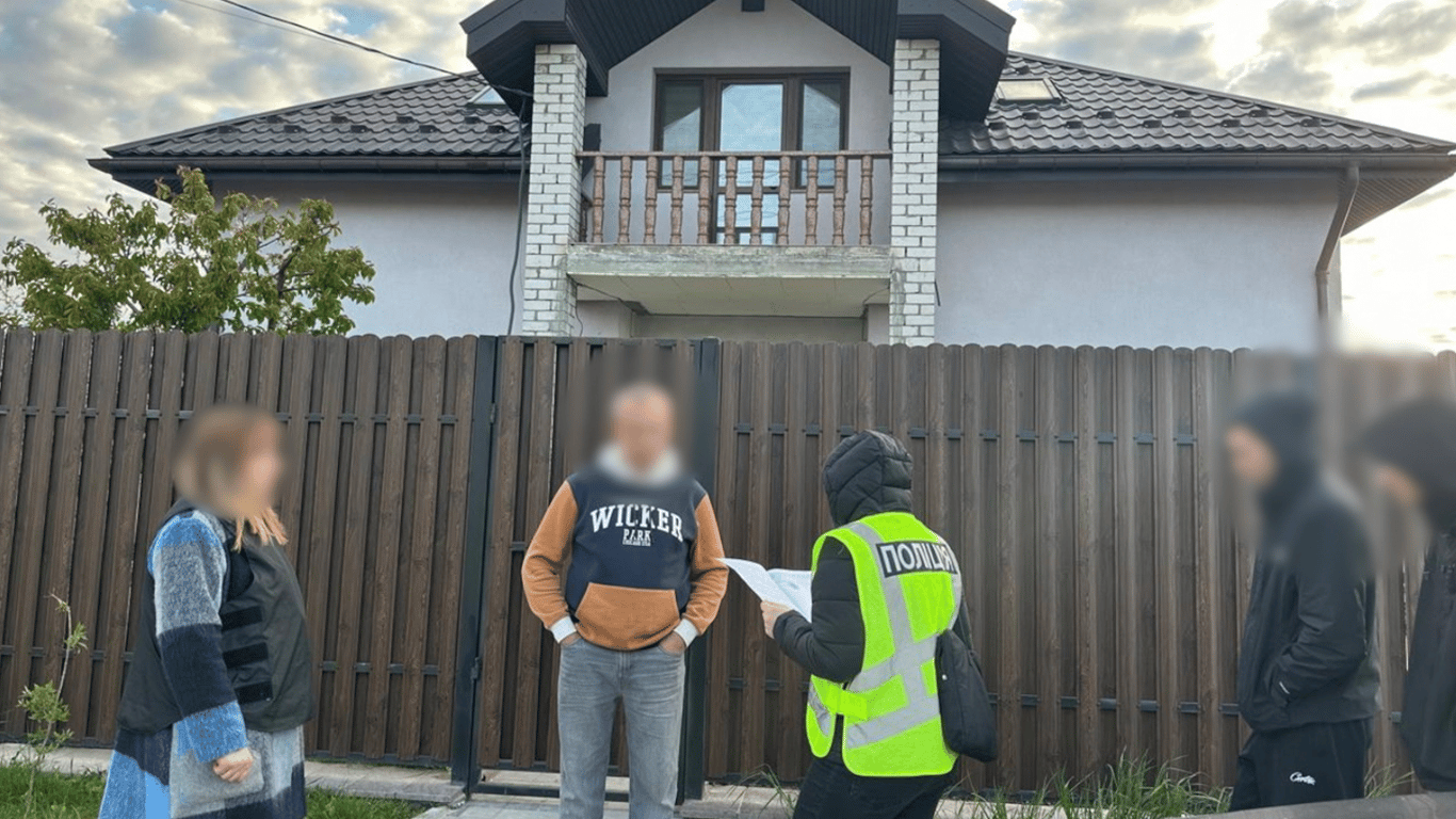 Фото до матеріалу: Масштабні обшуки в ТЦК: поліція вилучила майно та викрила порушень на 92 мільйони