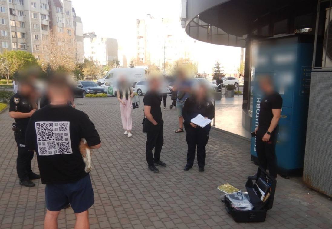 Фото до матеріалу: Поліція Прикарпаття викрила схему збуту наркотиків через Telegram і пошту