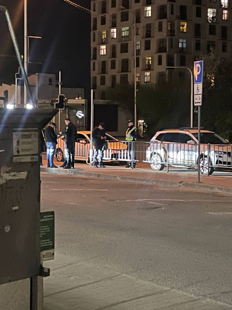 Фото до матеріалу: У Львові спростували інформацію про стрільбу біля торгового центру у Рясному