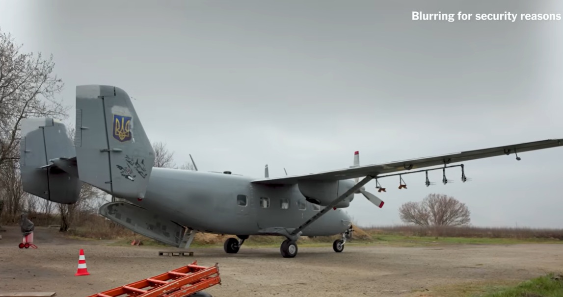 Фото до матеріалу: Експериментальний Ан-28 з «мініганом» знищує російські дрони: як працює приватна ППО