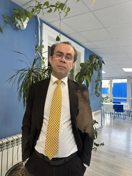 Фото до матеріалу: Освіта чи розваги: чому батьки відмовляються від школи на користь «кайфу»