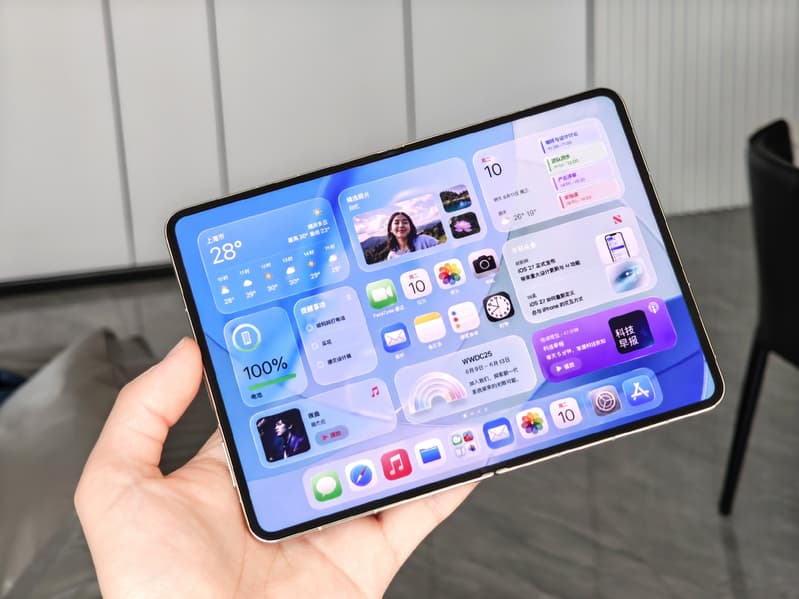 Фото до матеріалу: Apple готує гнучкий смартфон iPhone Ultra: реалістичні рендери та ключові характеристики