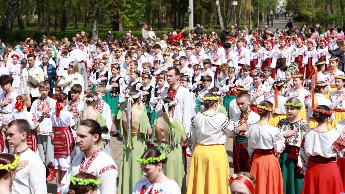 Фото до матеріалу: На Хмельниччині встановили рекорд України з масового виконання танцю «Краков’як»