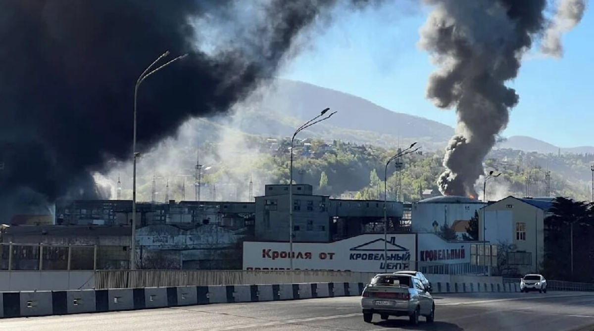 Фото до матеріалу: Путін заявив про загрозу екологічної катастрофи через удари по НПЗ у Туапсе