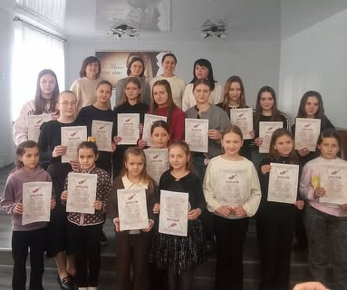 Фото до матеріалу: Софія Андрійчук з Турійська здобула третє місце на обласному конкурсі струнно-смичкових інструментів