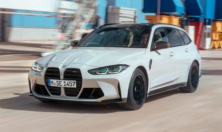 Фото до матеріалу: У Львові помітили унікальний Rolls-Royce Phantom 2025 з інтер’єром Tiffany (фото)