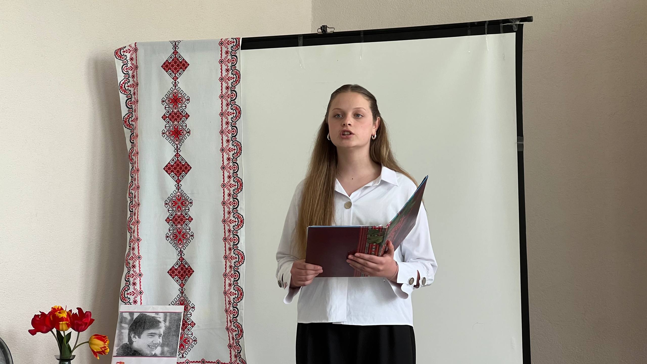 Фото до матеріалу: У Моршині вшанували пам'ять Володимира Івасюка: «Пісня буде поміж нас»