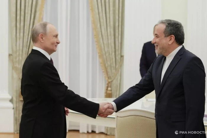 Фото до матеріалу: Арагчі та Путін: Іран шукає в Москві захист від США та Ізраїлю