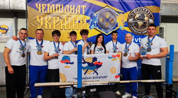 Фото до матеріалу: Черкаські пауерліфтери здобули головний кубок Чемпіонату України 2026