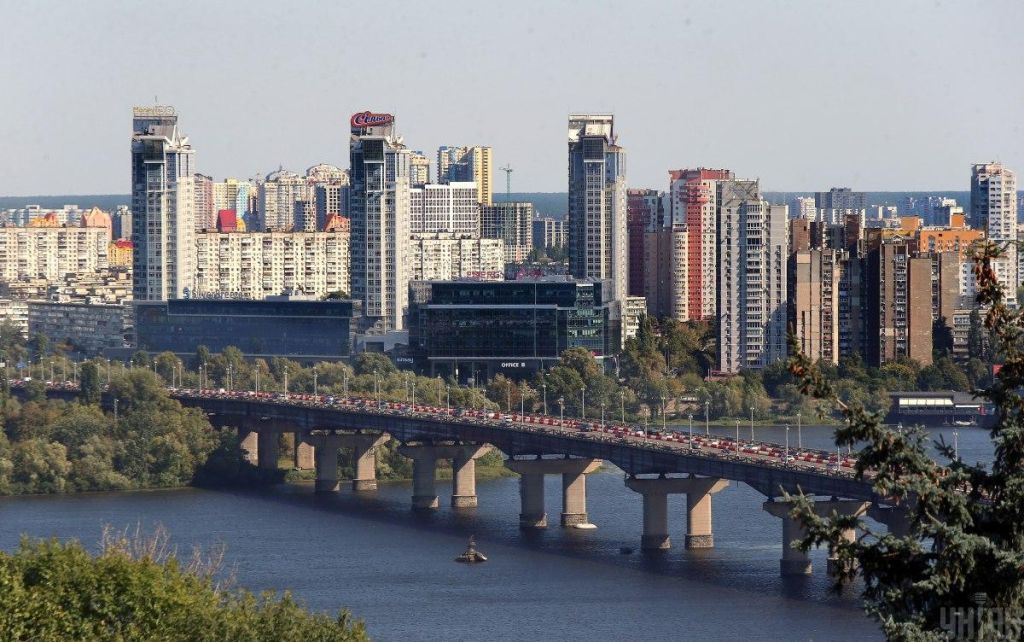 Фото до матеріалу: На мосту Патона почали ремонт: частково забороняють рух