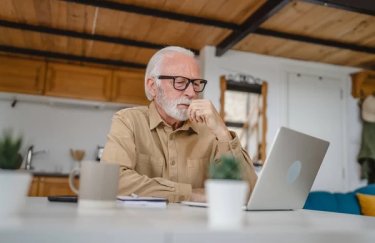 Фото до матеріалу: Бізнес готовий наймати людей 50+, але стикається з реальними бар'єрами