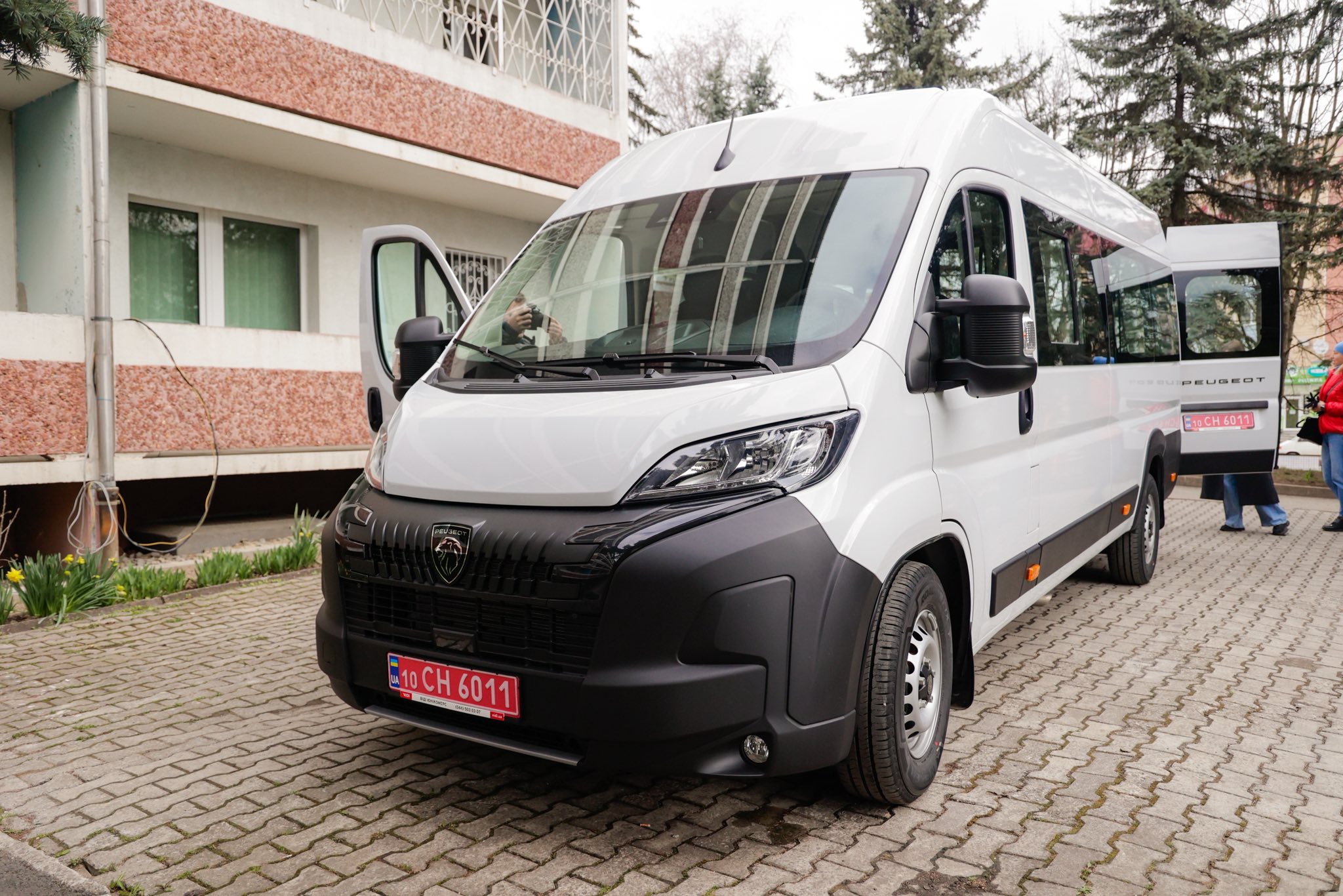 Фото до матеріалу: Франківський реабілітаційний центр отримав автомобіль для перевезення пацієнтів