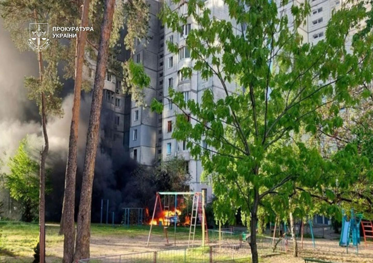 Фото до матеріалу: Росіяни запустили понад 600 дронів та 50 ракет проти Києва: триває рятувальна операція