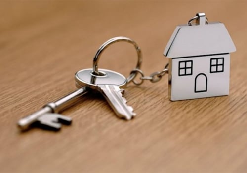 Фото до матеріалу: Суд відмовив сестрі у власності на весь будинок: брат прийняв спадщину, хоча не оформив документи