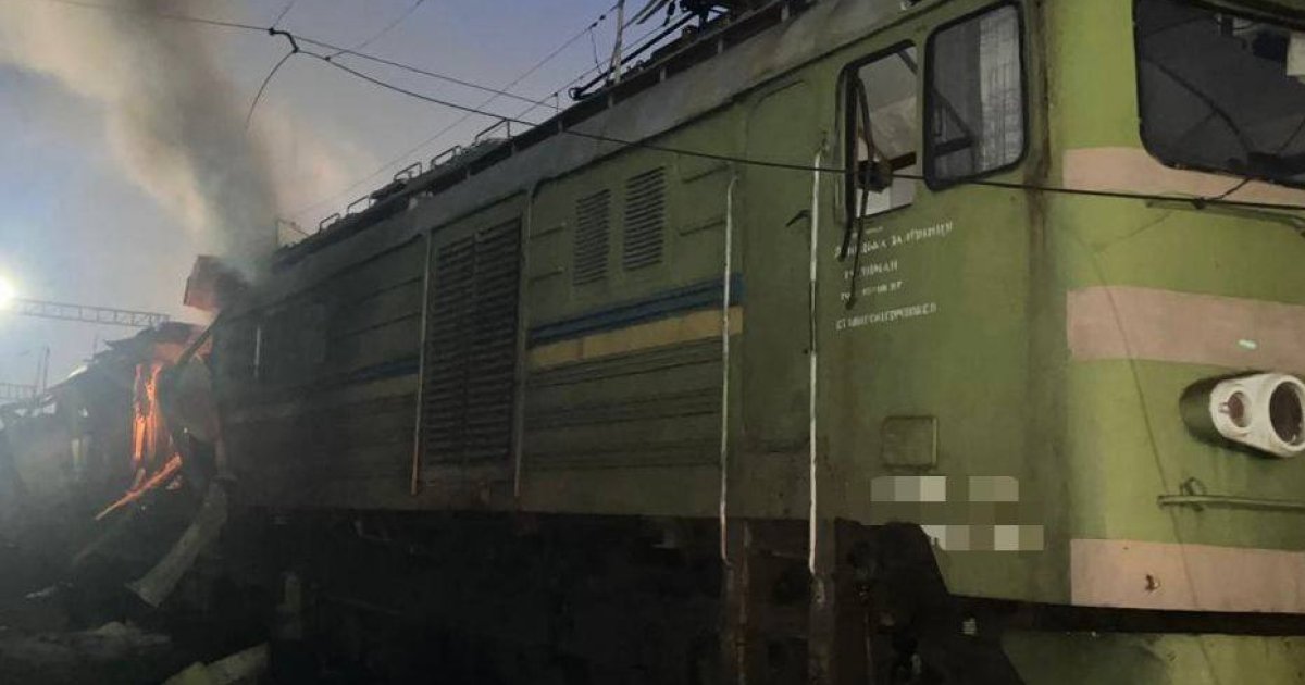 Фото до матеріалу: Атака на залізницю України: 23 удари по депо та мостах у 7 областях