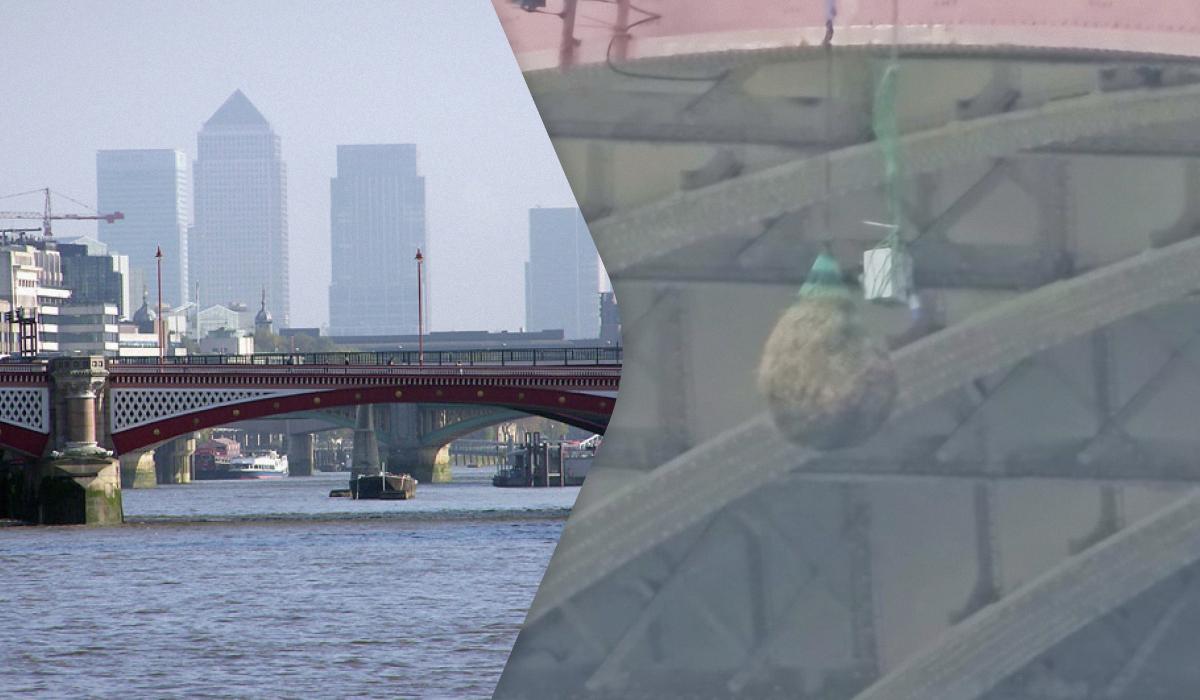 Фото до матеріалу: Тюк соломи на мосту Блекфраєрс: дивне британське правило в дії