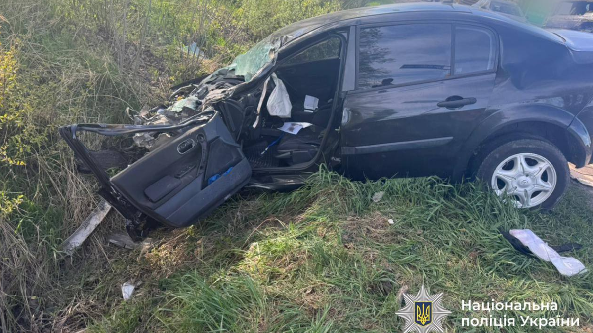 Фото до матеріалу: Три авто зіткнулися на Калуському шосе: водій «Renault» у лікарні