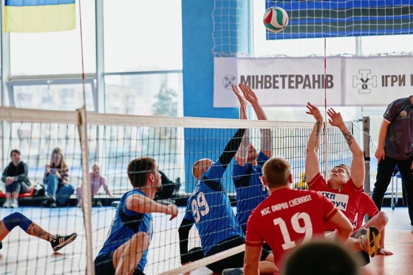 Фото до матеріалу: Черкаси приймали перший тур Чемпіонату України з волейболу сидячи